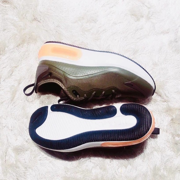 💚 WMNS AIR MAX DIA SNKRS OLIVE Nike (7) - Picture 7 of 12